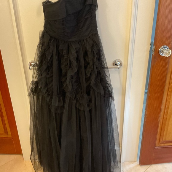 Black strapless BCBGMAXAZRIA tulle gown - Picture 2 of 3